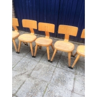 Vintage design houten schoolstoeltjes nr 154